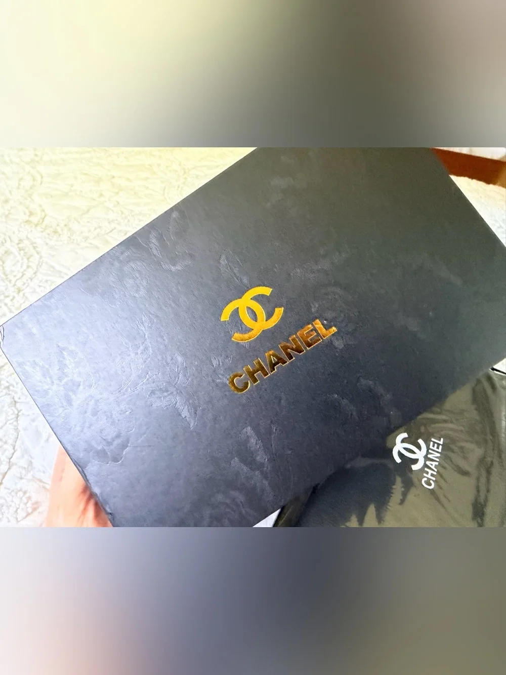 Fashion Chanel Set of 12 Makeup Brushes NEW in Branded Bag & Etched Flowers Box